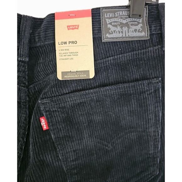 Levi’s ~Woman Size 31/30~ Black Corduroy Low Pro Mid Rise Straight Leg Jeans NWT - Picture 2 of 16